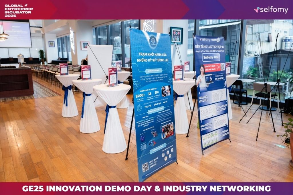 Khu vực trưng bày của Top 9 startup trong ngày hội Demo 