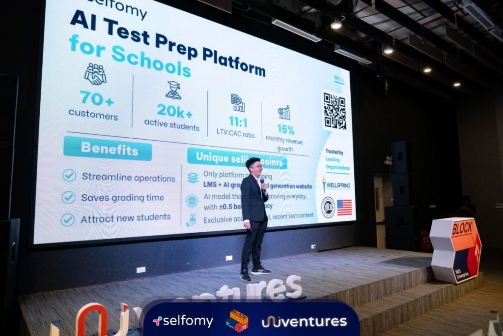 Founder Selfomy - Bùi Lê Chí Bảo - tự tin thuyết trình trước ban giám khảo và quỹ đầu tư về giải pháp